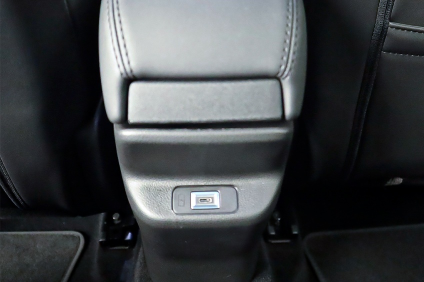 Jeep AVENGER MHEV SUMMIT