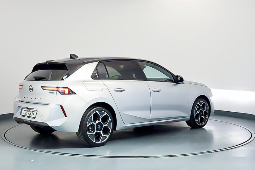 Opel ASTRA 5P GS Hybrid