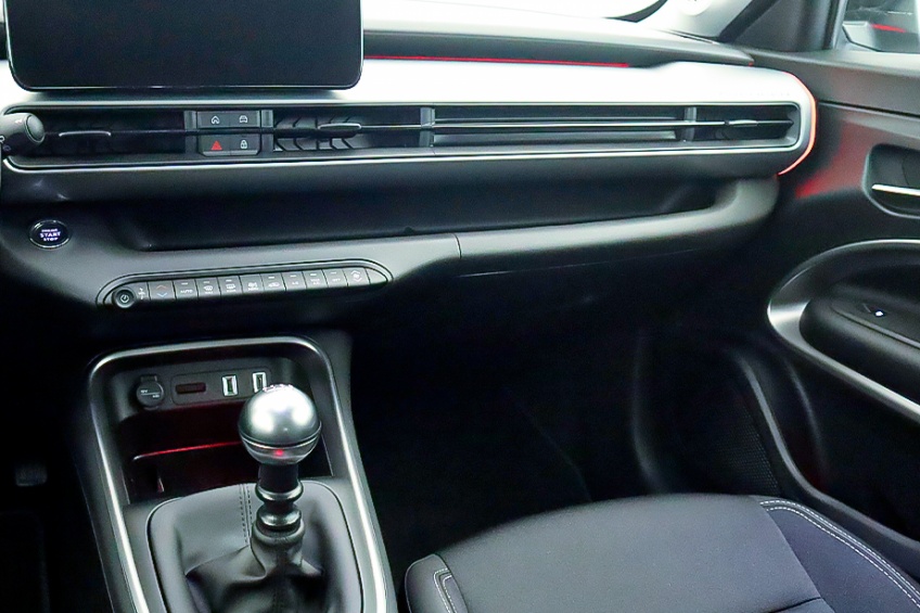 Jeep AVENGER MHEV SUMMIT