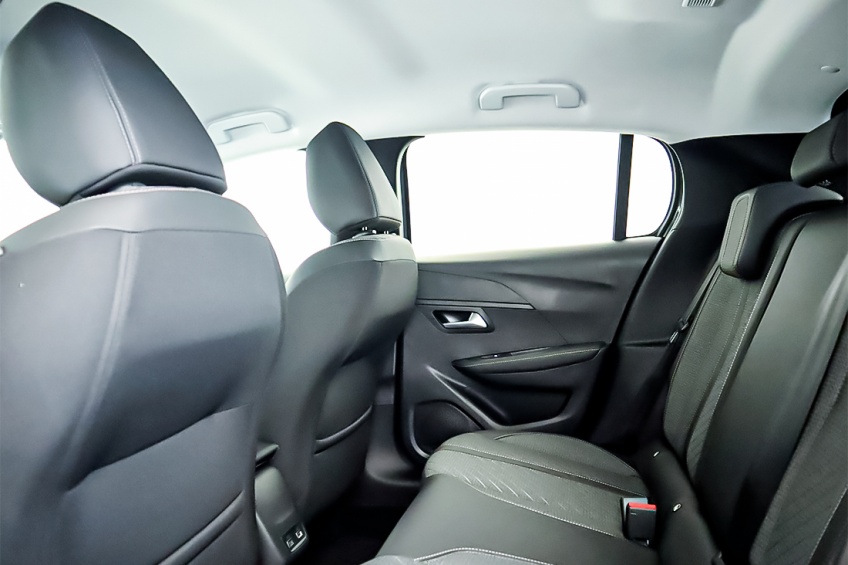 Peugeot E-208 ALLURE ELETRICO 156CV - BATERIA 51 KWH