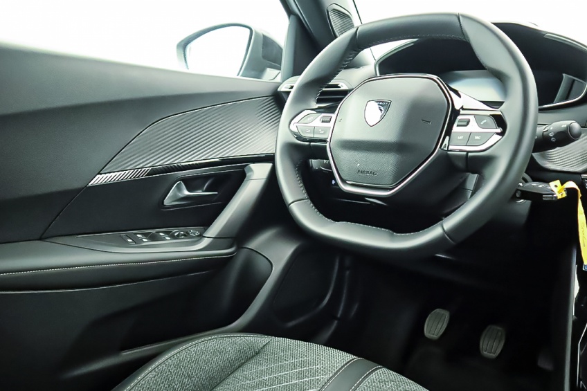 Peugeot 2008 ALLURE 1.2 GASOLINA 100CV