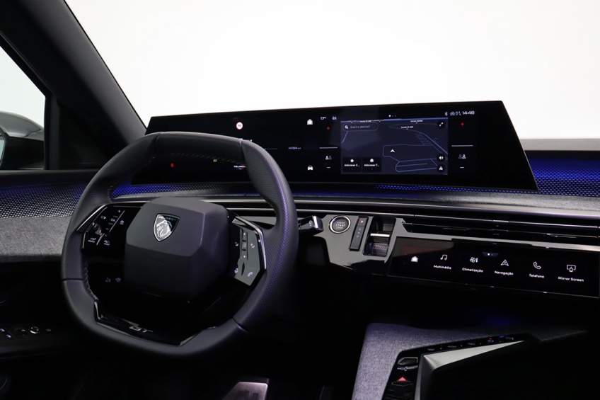 Peugeot E-3008 GT EL�TRICO 210CV 157KW BATERIA 73KWh