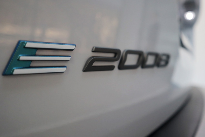 Peugeot E-2008 ALL 156CV(115KW)-BATERIA 54KWH