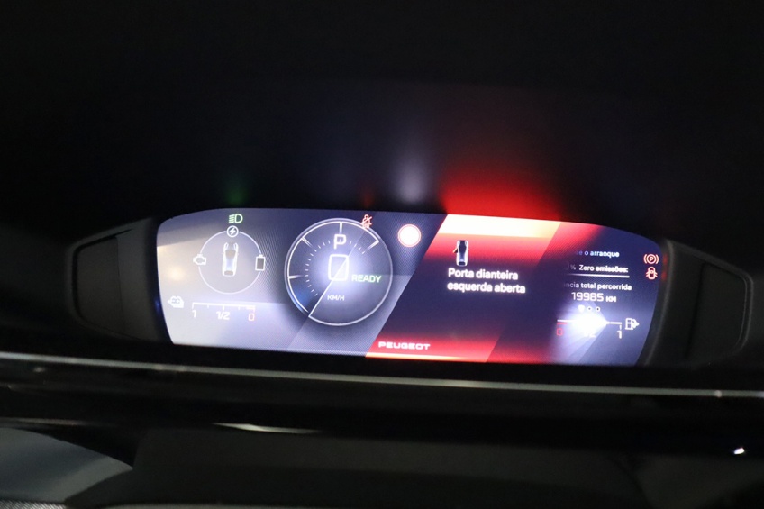 Peugeot 408 GT Plug-In Hybrid