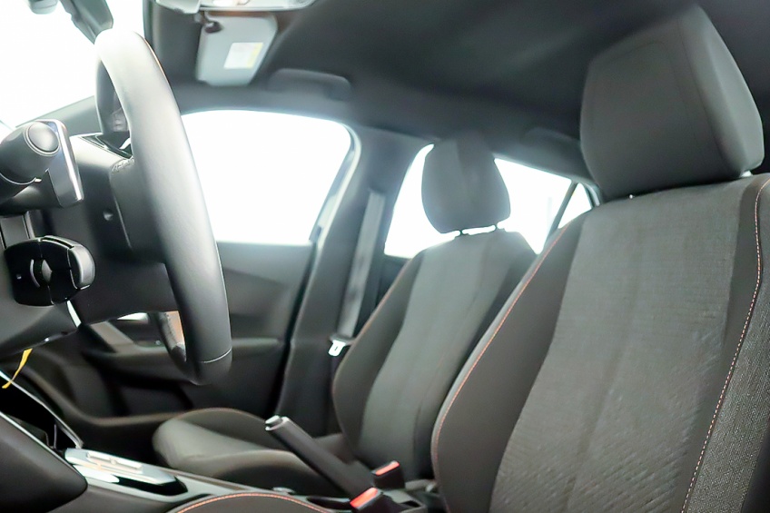 Peugeot 2008 STYLE HYBRID 145CV E-DCS6