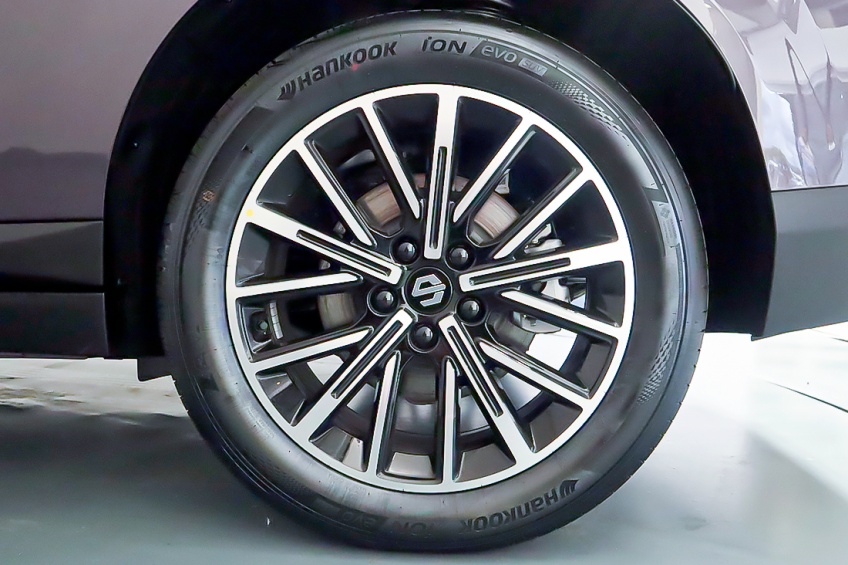 Leapmotor B10 Design Reev