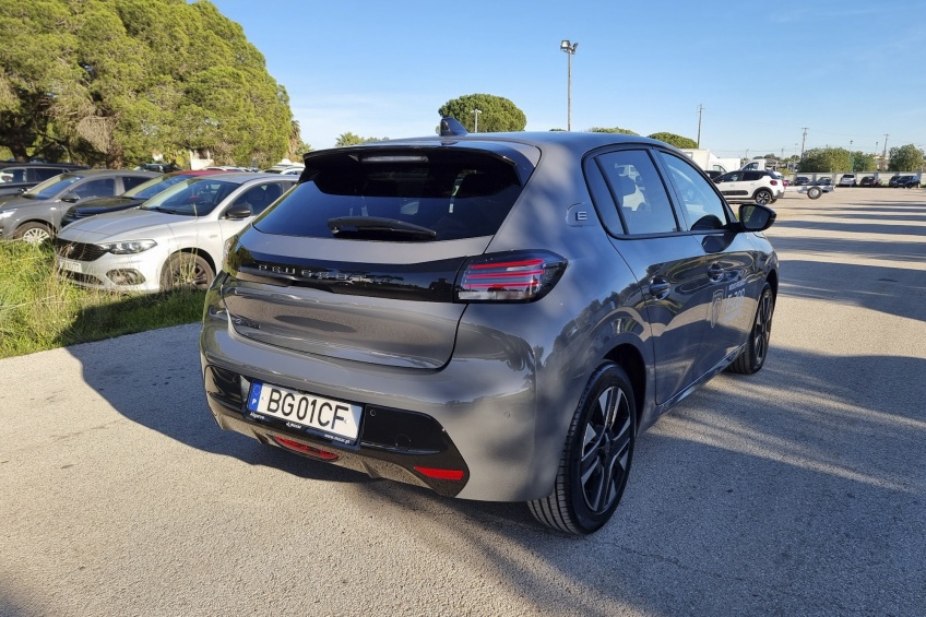 Peugeot e-208 Allure Pack 50 KWh 136 Cv