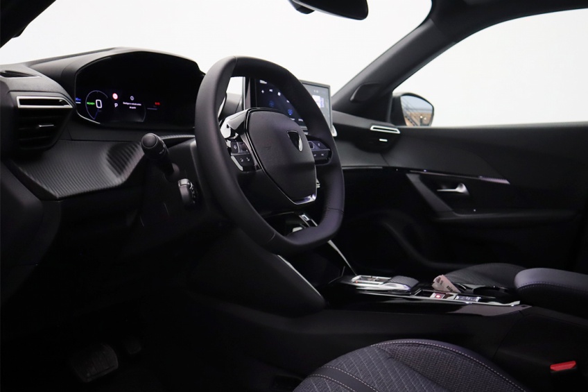 Peugeot E-2008 ALL 156CV(115KW)-BATERIA 54KWH
