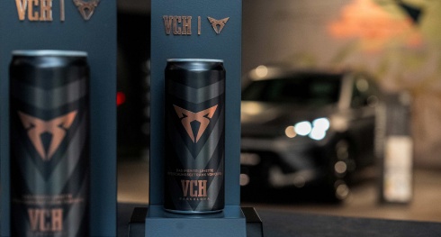 CUPRA alarga o seu universo lifestyle na Alemanha com o lan�amento da CUPRA Drink em colabora��o com a Vichy Catalan