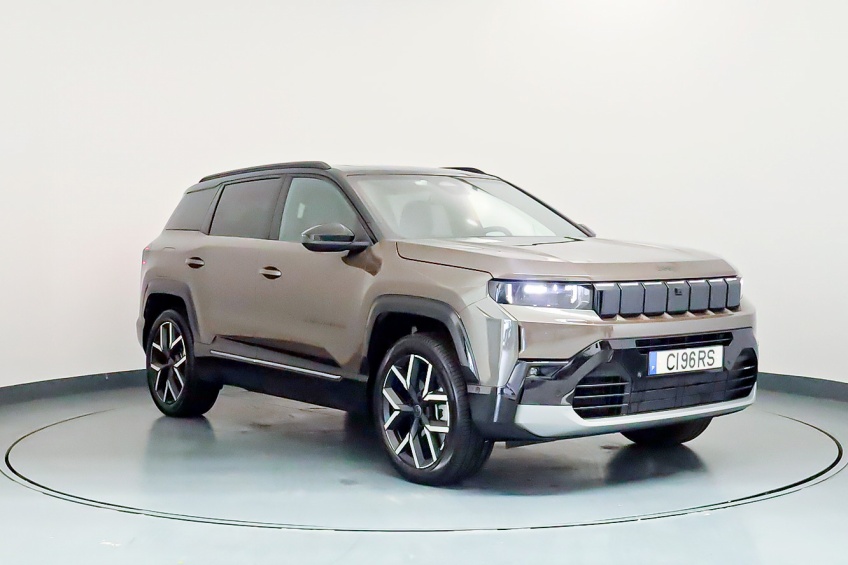 Jeep Compass Summit