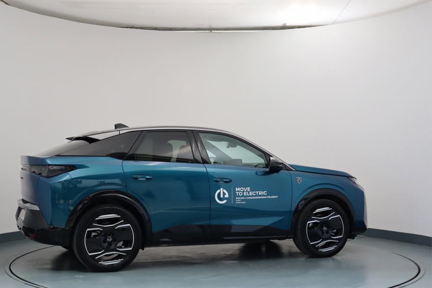 Peugeot E-3008 GT EL�TRICO 210CV 157KW BATERIA 73KWh