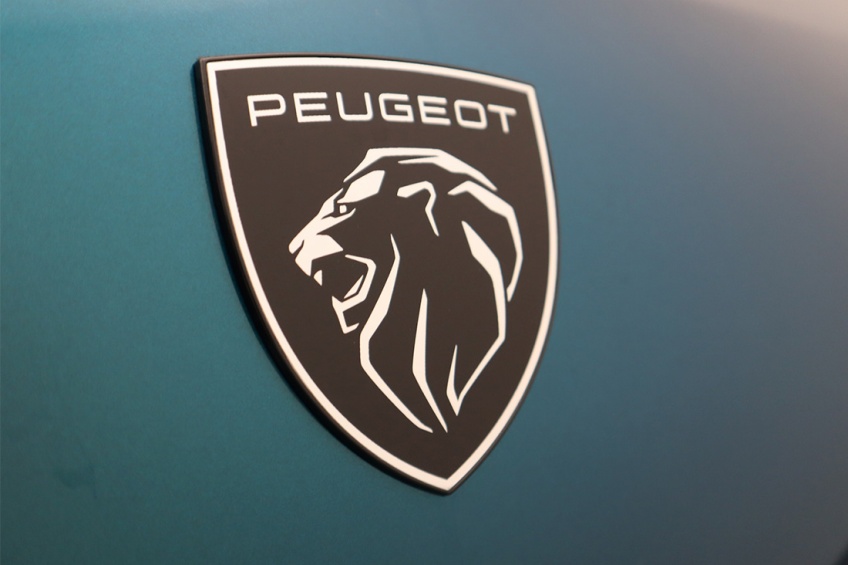 Peugeot E-3008 GT EL�TRICO 210CV 157KW BATERIA 73KWh