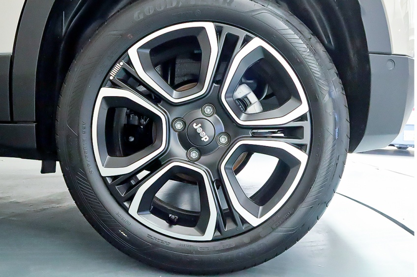 Jeep AVENGER MHEV SUMMIT