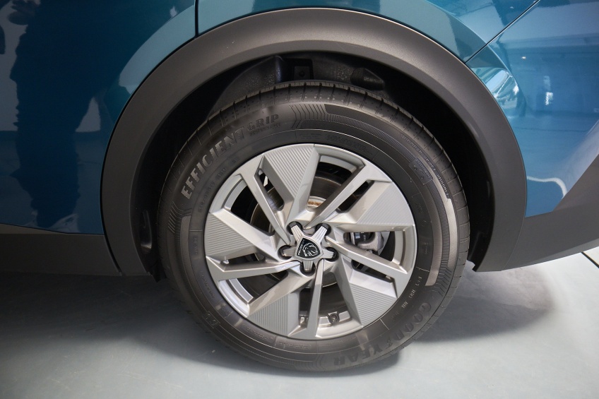 Peugeot 408 Allure Plug-In Hybrid