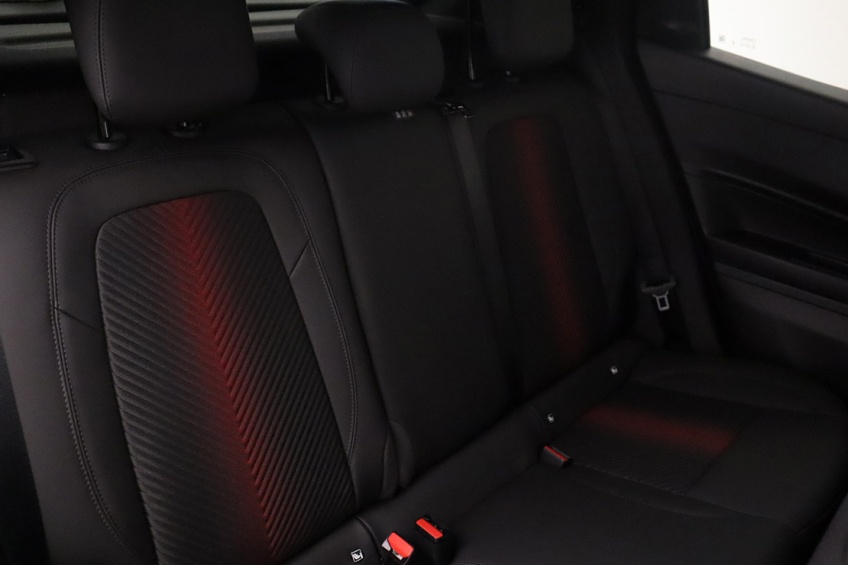 Alfa Romeo Junior Elettrica Speciale 156Cv 50kWh FWD