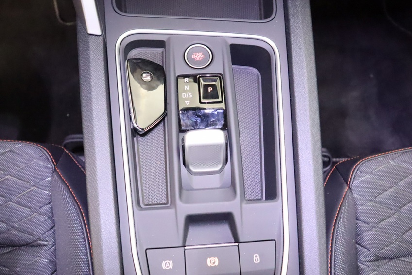 Seat LEON ST 1.5 E-HYBRID PLUG-IN  DSG FR PLUS 6V AUTONOMIA AT� 131 KM