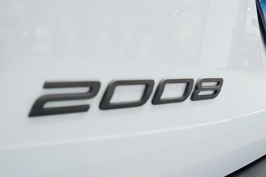 Peugeot 2008 STYLE 1.2 100 CV 5P