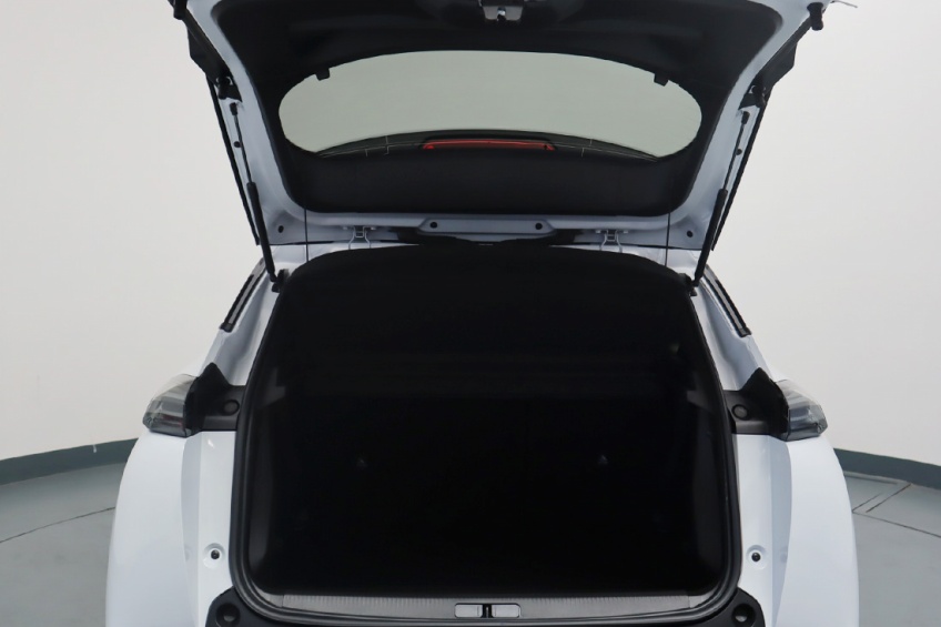 Peugeot E-2008 ALL 156CV(115KW)-BATERIA 54KWH