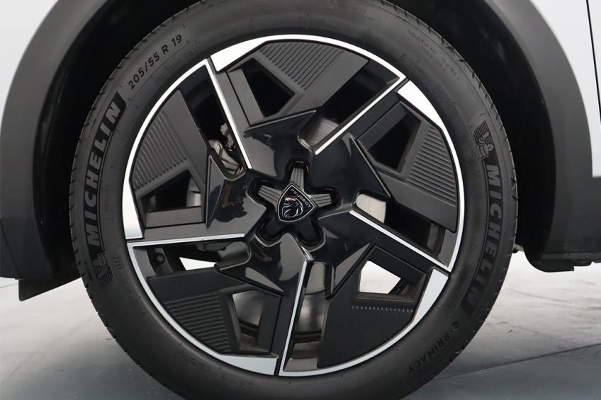 Peugeot 408 GT Puretech 1.2 130 CV