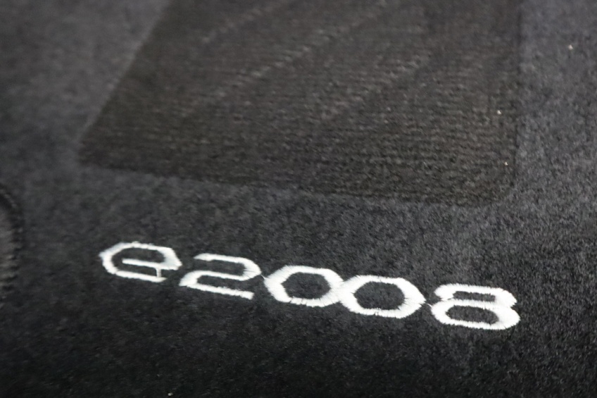 Peugeot E-2008 ALL 156CV(115KW)-BATERIA 54KWH