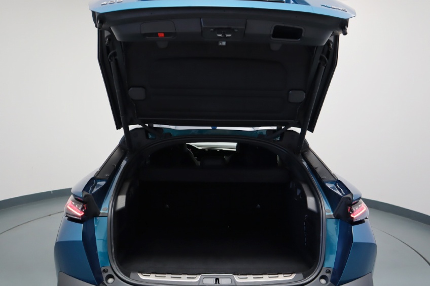 Peugeot 408 GT Plug-In Hybrid