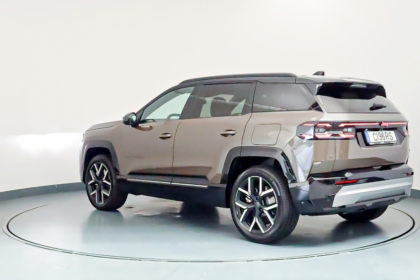 Jeep Compass Summit