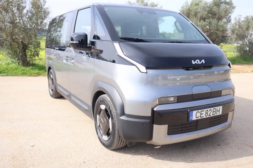 Kia PV5 PASSENGER 71,2 kWh 5L + V2L