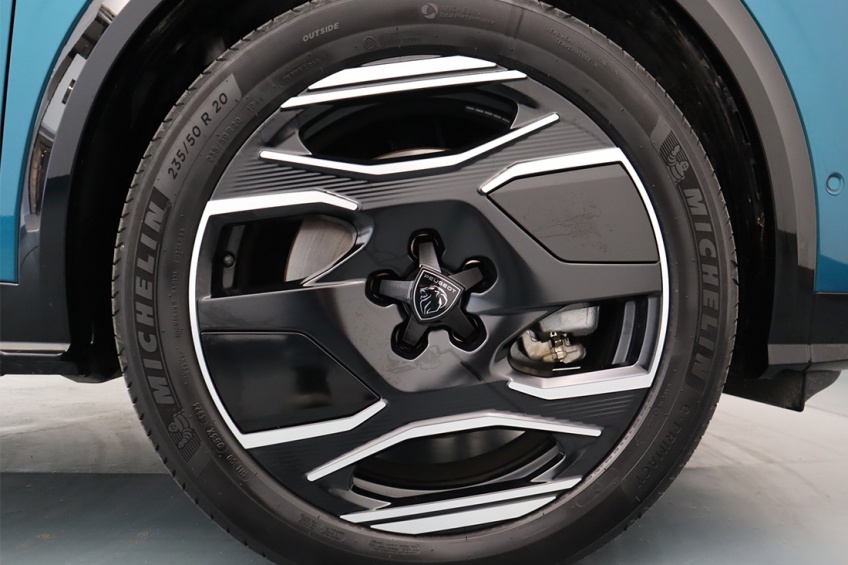 Peugeot E-3008 GT EL�TRICO 210CV 157KW BATERIA 73KWh