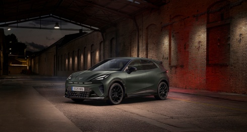 CUPRA estreia-se no Sal�o Autom�vel de Paris com a apresenta��o do Raval CUSTOM CUPRA by ABT e da equipa CUPRA KIRO de F�rmula E