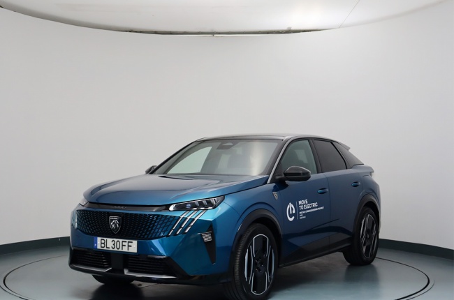 Peugeot E-3008 GT EL�TRICO 210CV 157KW BATERIA 73KWh