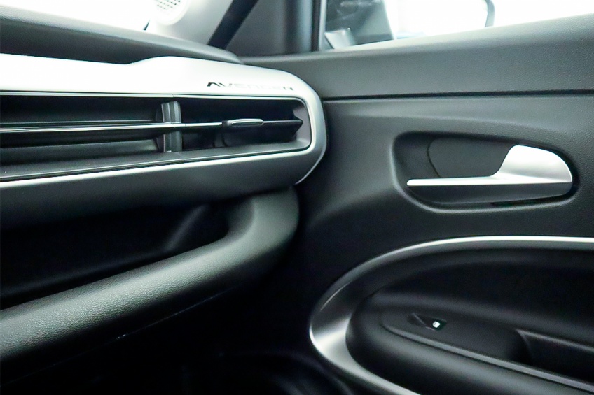 Jeep AVENGER MHEV SUMMIT