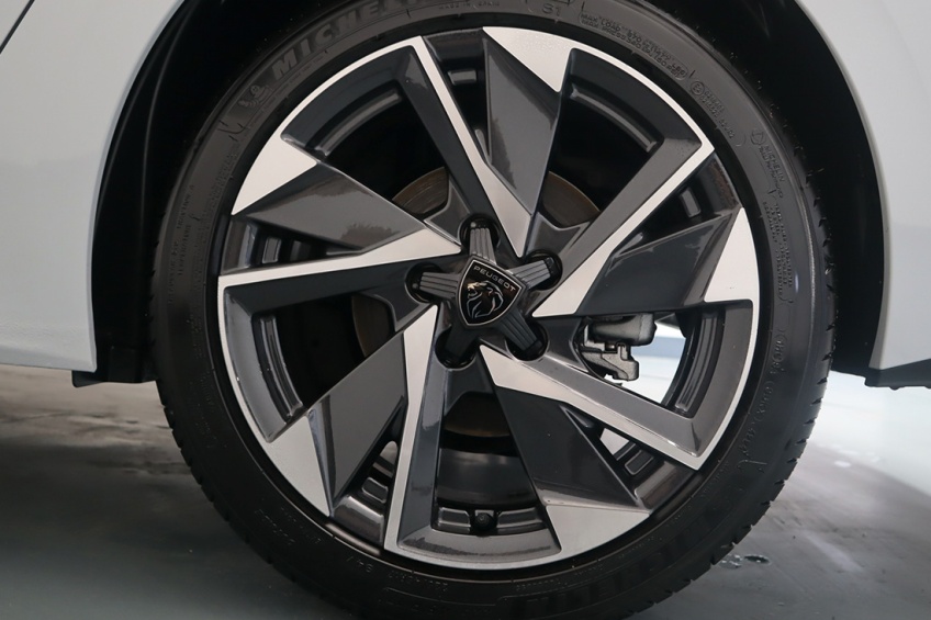 Peugeot 308SW ALL HYB 136CV e-DCS6