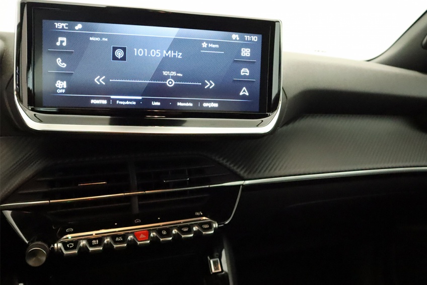 Peugeot 2008 STYLE 1.2 100 CV 5P