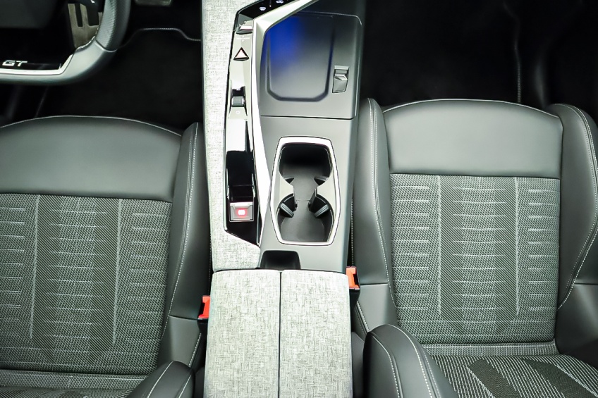 Peugeot E-5008 GT ELETRICO 210CV - BATERIA 73KWH