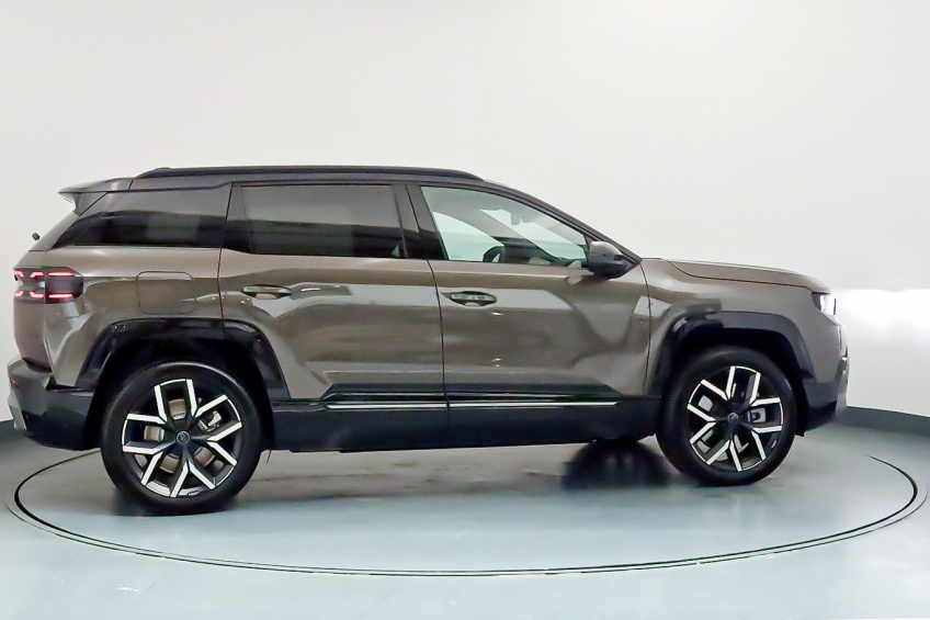 Jeep Compass Summit