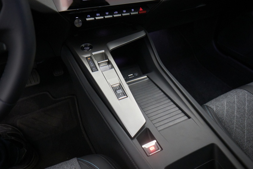 Peugeot 408 Allure Plug-In Hybrid