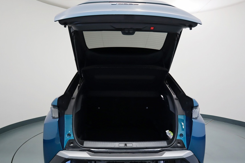 Peugeot E-3008 GT EL�TRICO 210CV 157KW BATERIA 73KWh