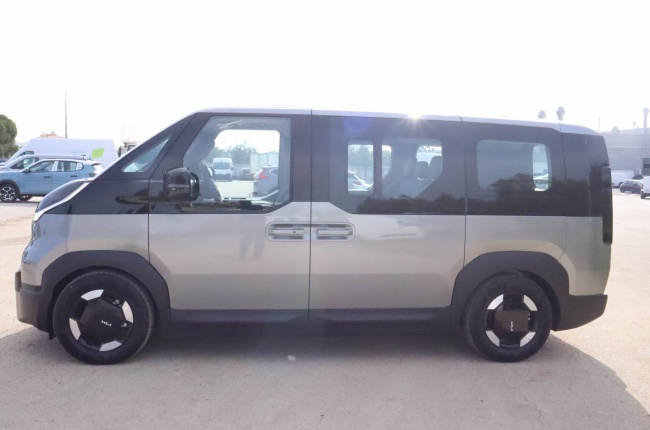 Kia PV5 PASSENGER 71,2 kWh 5L + V2L