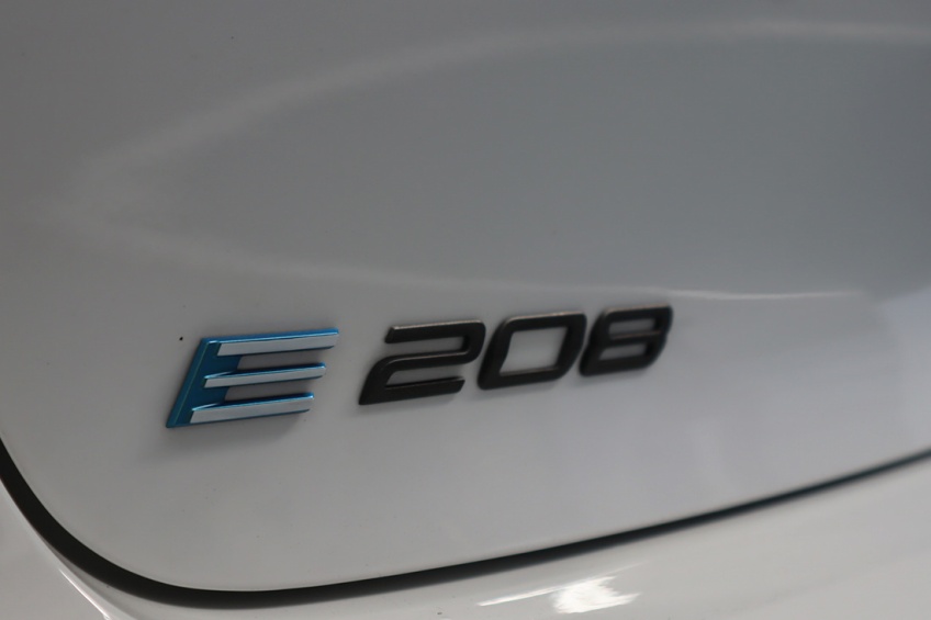 Peugeot E-208 STYLE EL�TRICO