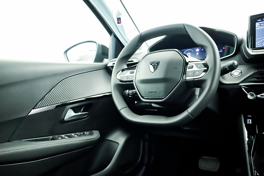 Peugeot E-208 ALLURE ELETRICO 156CV - BATERIA 51 KWH