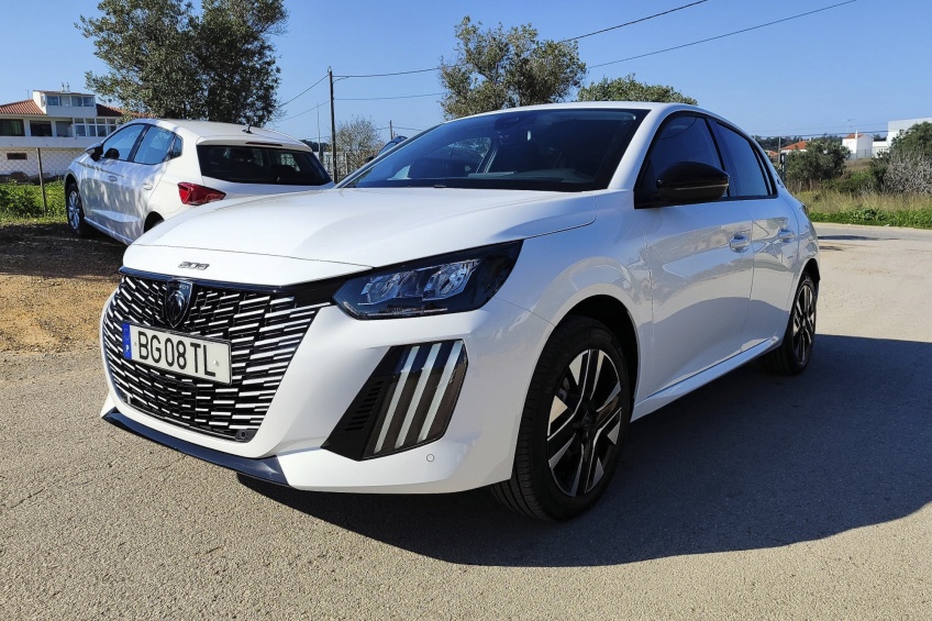 Peugeot e-208 Allure Pack 50 KWh 136 Cv