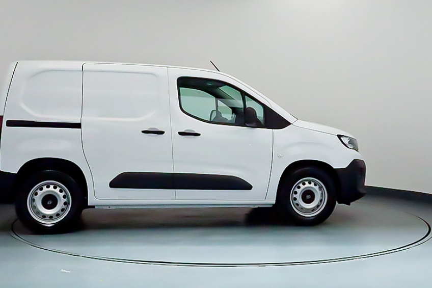 Peugeot E-PARTNER STANDARD ELETRICO 136CV - BATERIA 50KWH