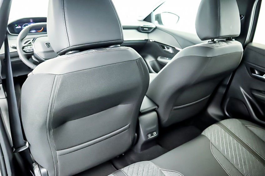 Peugeot E-208 ALLURE ELETRICO 156CV - BATERIA 51 KWH