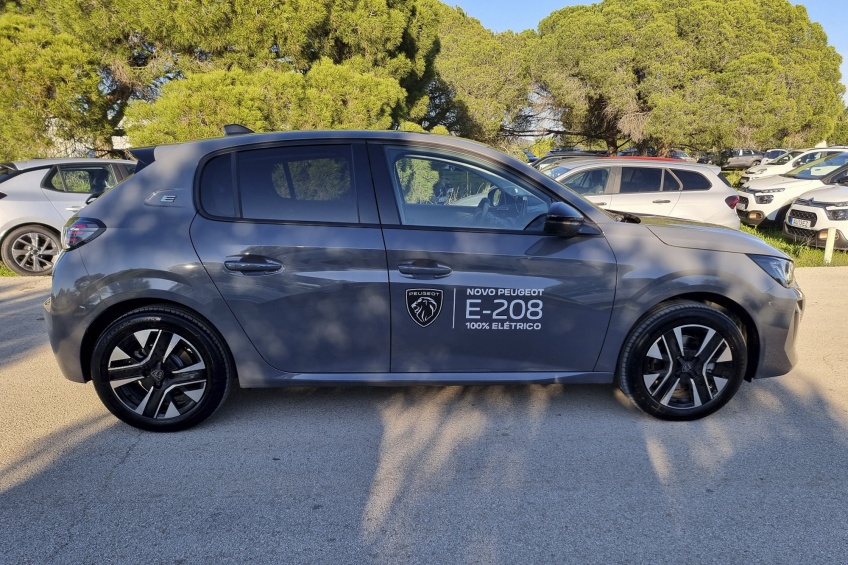 Peugeot e-208 Allure Pack 50 KWh 136 Cv