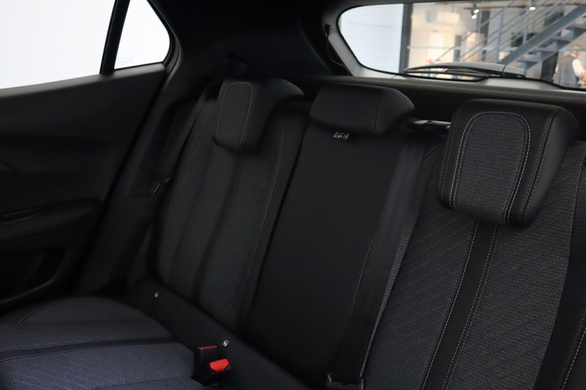 Peugeot E-2008 ALL 156CV(115KW)-BATERIA 54KWH